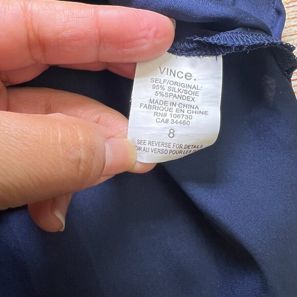 Vince Navy Blue Silk Blouse Size 8 Long Sleeve Pullover V-Neck Button Cuff Top - Picture 7 of 11